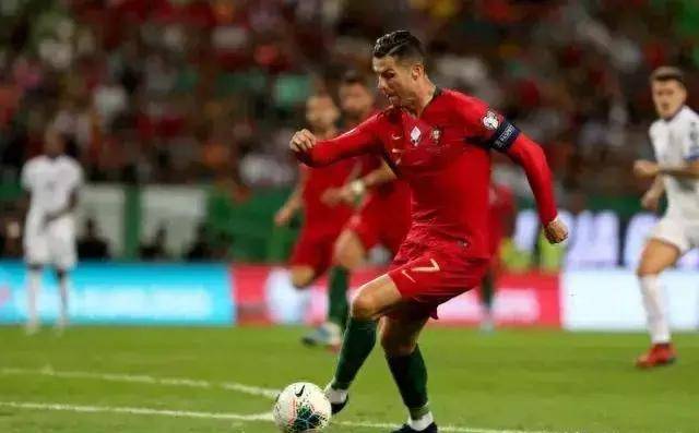 C罗连续五场比赛得分超过持续失利,篮网不断突破! C罗连续五场比赛得分超过持续失利,篮网不断突破!