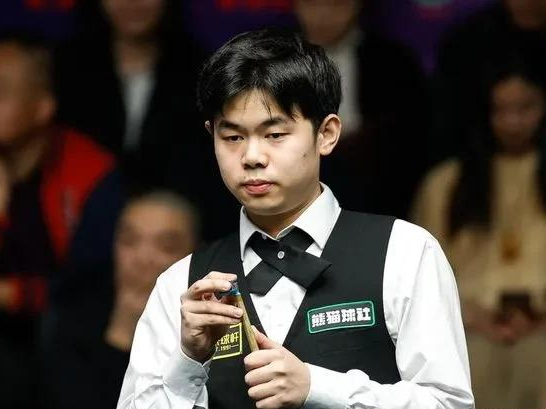 九游体育官方网站-关于费德勒迎来二十赛季出色发挥，雄鹿观众热烈欢呼！引发球迷热议的信息-九游体育官方网站